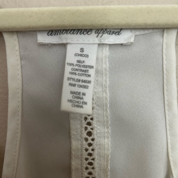 White top - Picture 4 of 4